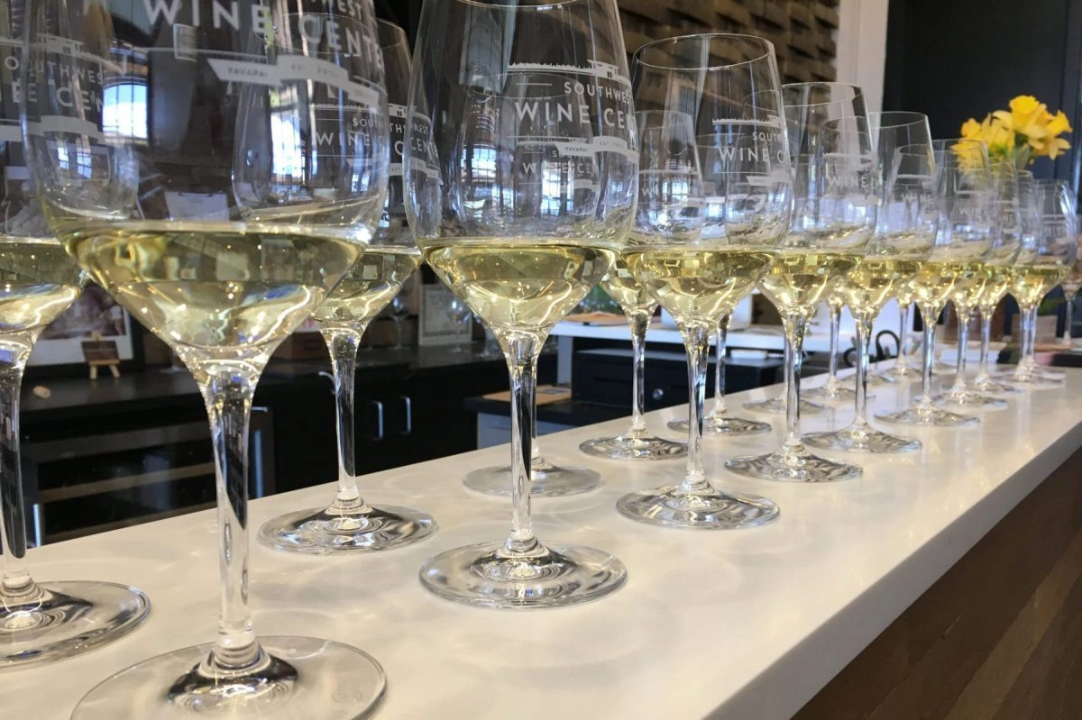 Arizona wine tasting room welcoming guests to sample local wines